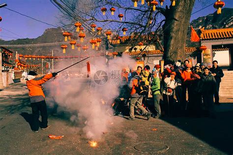 新年习俗红色放鞭炮素材图片免费下载_PNG素材_编号18mipod9n_图精灵