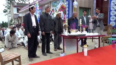 陕西关中殡葬民俗仪式，这样的上香方式不常见_腾讯视频