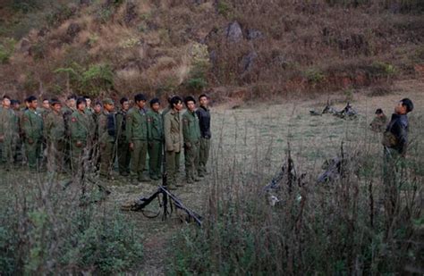 村民回忆缅北反击战：战士遗体堆积起来，人都跨不过去_凤凰网视频_凤凰网