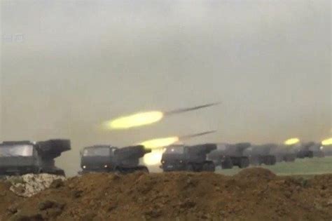 朝鲜宣布成功试射超大型火箭炮 金正恩极大满意（图）