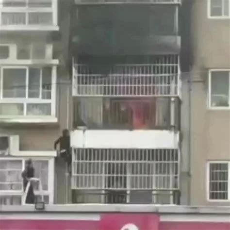 要紧！钦州一小区上午发生火灾，浓烟从阳台飘出，外墙都被熏黑了…|钦州市|火灾|春节_新浪新闻
