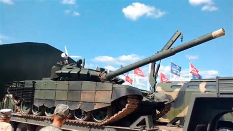 俄司令：“坦克两项专用赛车”总算装备部队了_凤凰网
