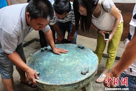 广西村民挖掘到一面青铜鼓 上交给国家文物部门_张雄艺术网