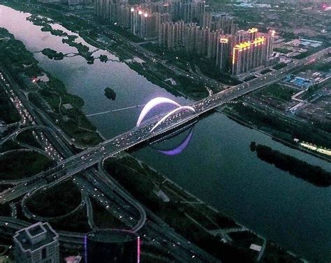 山西省太原市南中环桥夜景图片素材