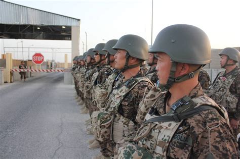 响应美派遣驻扎阿富汗蒙古军队亮相 寄居德军营