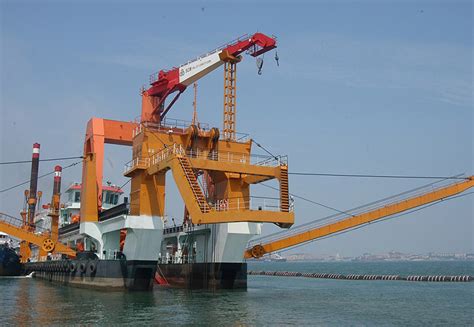 25t-20m门座行走起重机应用于挖泥船 - 龙门行走起重机 - 中国船舶集团华南船机有限公司
