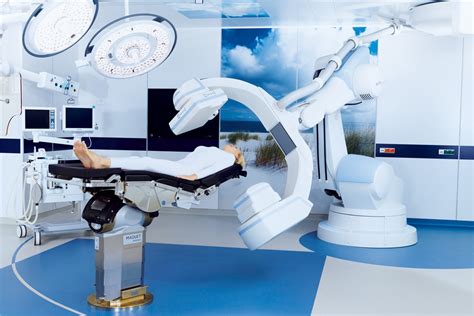 智能手术导航机器人助力“肿瘤微创介入精准治疗培训项目”顺利启航