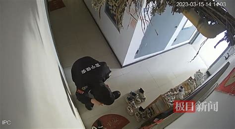 武汉一男保安在业主门口拿起女士鞋一顿猛闻，业主投诉后已被开除