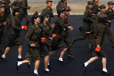 漂亮的朝鲜人民军女兵