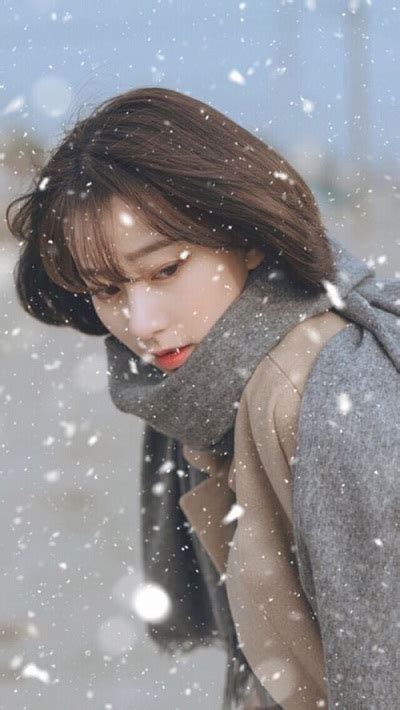 QQ壁纸女生图片