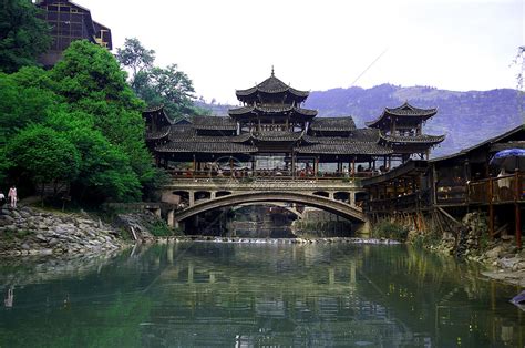 黔南州福泉古城文化旅游景区，“一城一山一峡谷，一神一仙一福地”