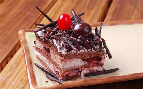 【巧克力生日蛋糕的做法步骤图，怎么做好吃】畅点儿_下厨房
