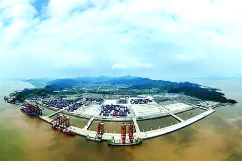 宁波舟山港大浦口集装箱码头二阶段主体工程提前完工
