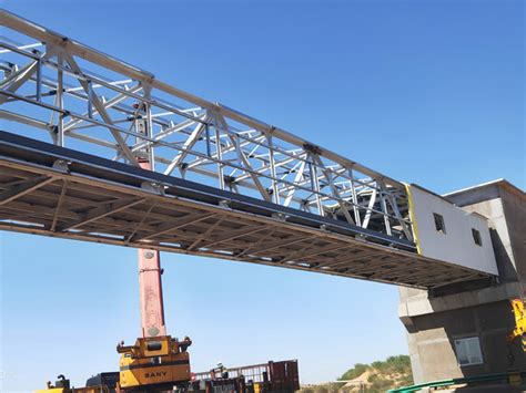 国内跨度最大的π型钢混组合梁桥顺利贯通