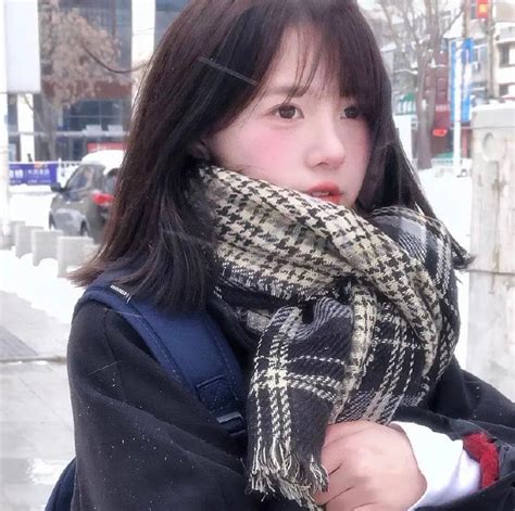 好看冬天女生头像复古风