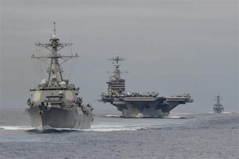 外媒：美国航母战斗群1日闯入南海_凤凰资讯