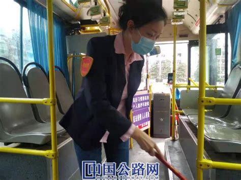 重庆大足：“四心”公交驾驶员让乘客如沐春风（图）