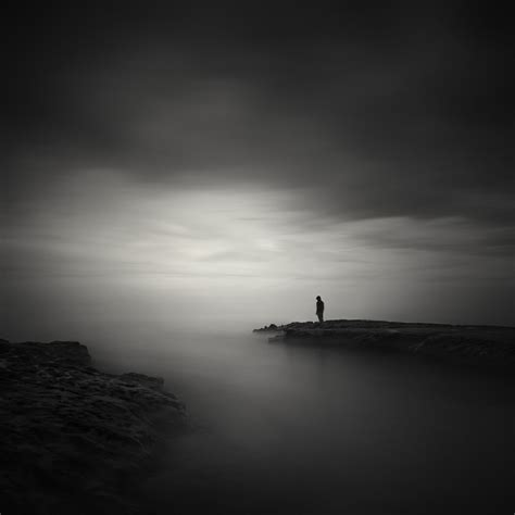 在单色空间里释放安静与孤独的摄影师 – FOTOMEN