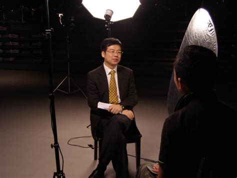 凤凰卫视专访戴欣明：《财经正前方》、《八方大市场》、《财经点对点》