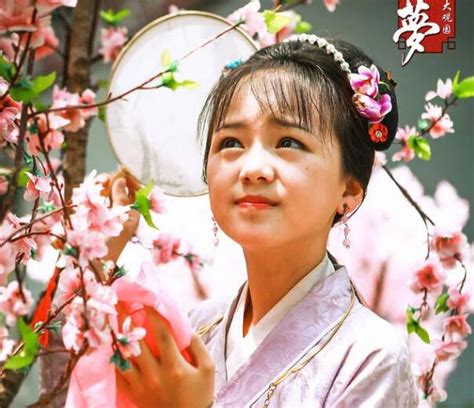 16岁日本童星惊艳发言：从全球宠爱的萝莉活成了观众「最讨厌面孔」？