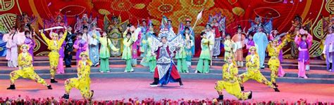 全国人大代表韩再芬：让黄梅戏艺术在剧场中绽放光彩_中国（安庆）黄梅戏艺术节官方网站