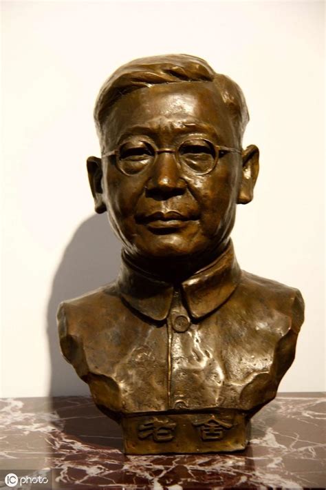 老舍(1899-1966)