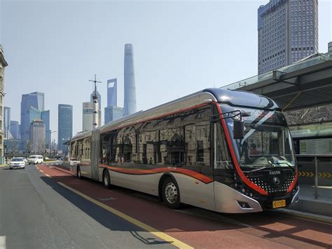 新版“巨无霸”公交车上线广州BRT！这些细节不同了