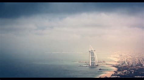 世界第二高塔俯瞰迪拜 暴风雨来袭震撼延时