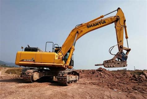 360大型挖掘机出租利用广泛 节能高效_乐山挖掘机租赁公司