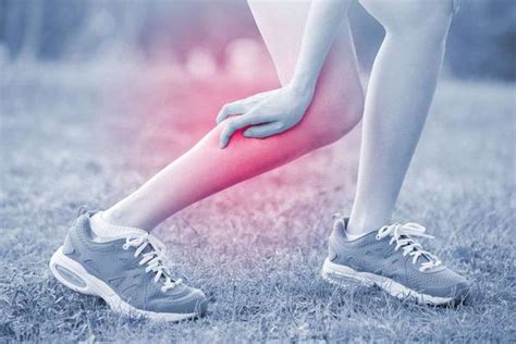 小腿经常反复疼痛，或与这5种原因有关，了解后，要针对治疗