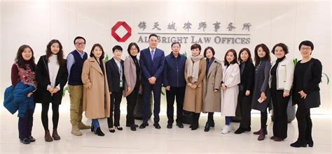 信义知产研究院-上海市信义律师事务所- 一家成立27年的综合法律服务机构，知识产权领域的团队实力尤为突出！