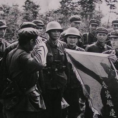 1962年越战：即将被南越士兵处决的越共战士_幻灯图片_凤凰网
