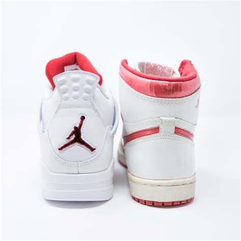 终于揭秘了！这四双纯白 AJ4 原来是致敬这个经典系列！ Air Jordan 4 球鞋资讯 FLIGHTCLUB中文站|SNEAKER球鞋资讯第一站