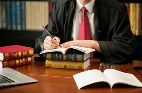 法学专业学什么（法学专业主要学什么？就业方向和前景怎么样？） | 说明书网