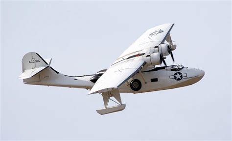 空中海岸视图飞行的塞斯纳水上飞机阿拉斯加美国视频素材_ID:VCG42N1301806201-VCG.COM