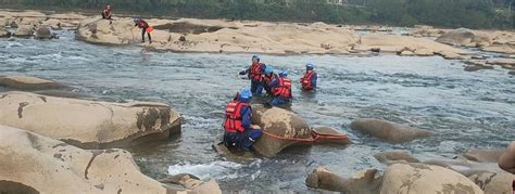六名游客被困“乱石滩” 桃江消防成功救援 - 乡村动态 - 乡村振兴 - 华声在线