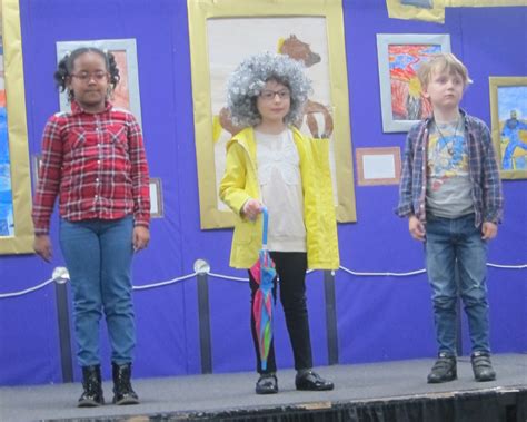 Infant show (12) – Holly Park Primary School