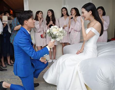 杨紫李现秘密领证官宣结婚 三月就携手步入婚姻殿堂 - 麻辣星闻