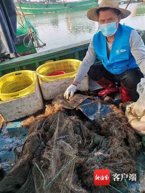 三亚一渔民被“魔鬼鱼”蛰伤中毒 海警快速救援