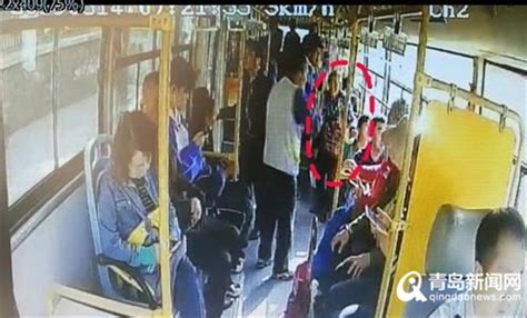 83岁老人要求学生公交上让座，乘客帮说话被怼_澎湃号·媒体_澎湃新闻-The Paper