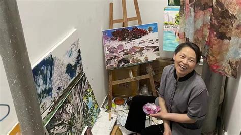 57岁北漂阿姨白天当保洁晚上做画家：生活在眼前，远方在笔下 - 经典网