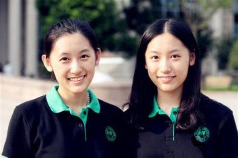 双胞胎高考差5分，可10年后姐妹俩活成“两个世界”，妈妈很后悔|双胞胎|左左|姐妹俩_新浪新闻