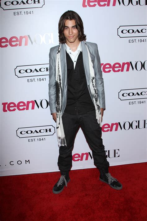 blake michael Picture 13 - The 16th Annual Young Hollywood Awards ...