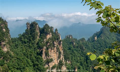 “五一”假期过半，张家界三大景区接待游客超8万人_湖南文旅_旅游频道