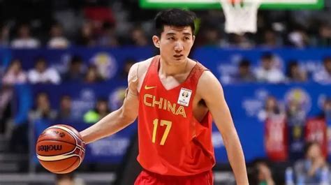 组图：中国男篮庆祝胜利 赛后鼓掌致谢球迷-搜狐大视野-搜狐新闻