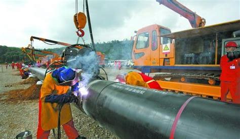 中缅原油管道油正式进入中国 每天运量20万桶