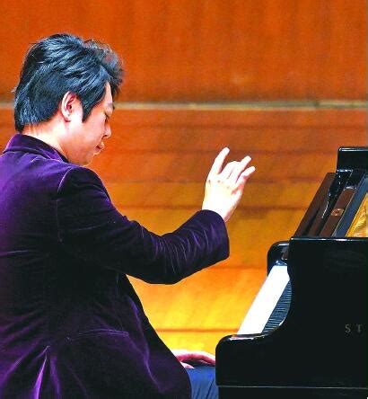 郎朗上海钢琴独奏音乐会 《哥德堡变奏曲》致自己敬大师_人物动态_中音在线