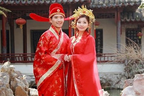 日媒：中国推动“朴素结婚”，以提高结婚率