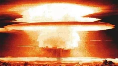 核武器爆炸时，当量是如何算出来的？竟然还可以抛纸片儿_凤凰网