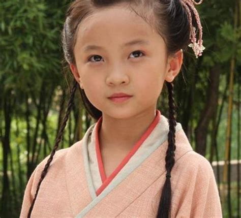 韩网某童星爆红，她和IU惊人相似！这位小女孩就是IU“御用童星”金奎丽-新闻资讯-高贝娱乐